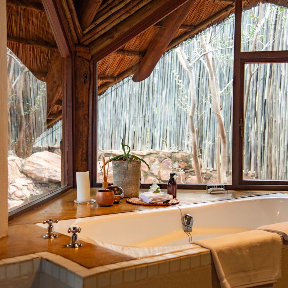 En-suite bathroom of suite at Tshwene Lodge, Welgevonden Game Reserve